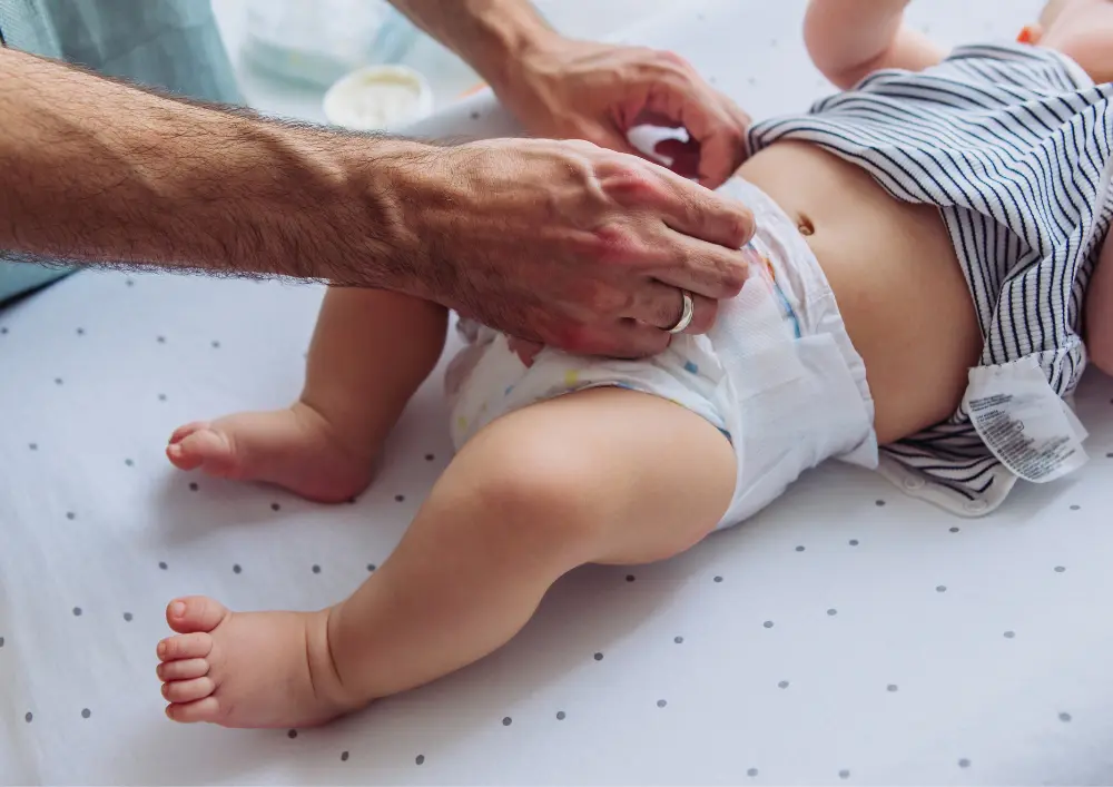 Zmiana pieluszki - krok po kroku - poradnik